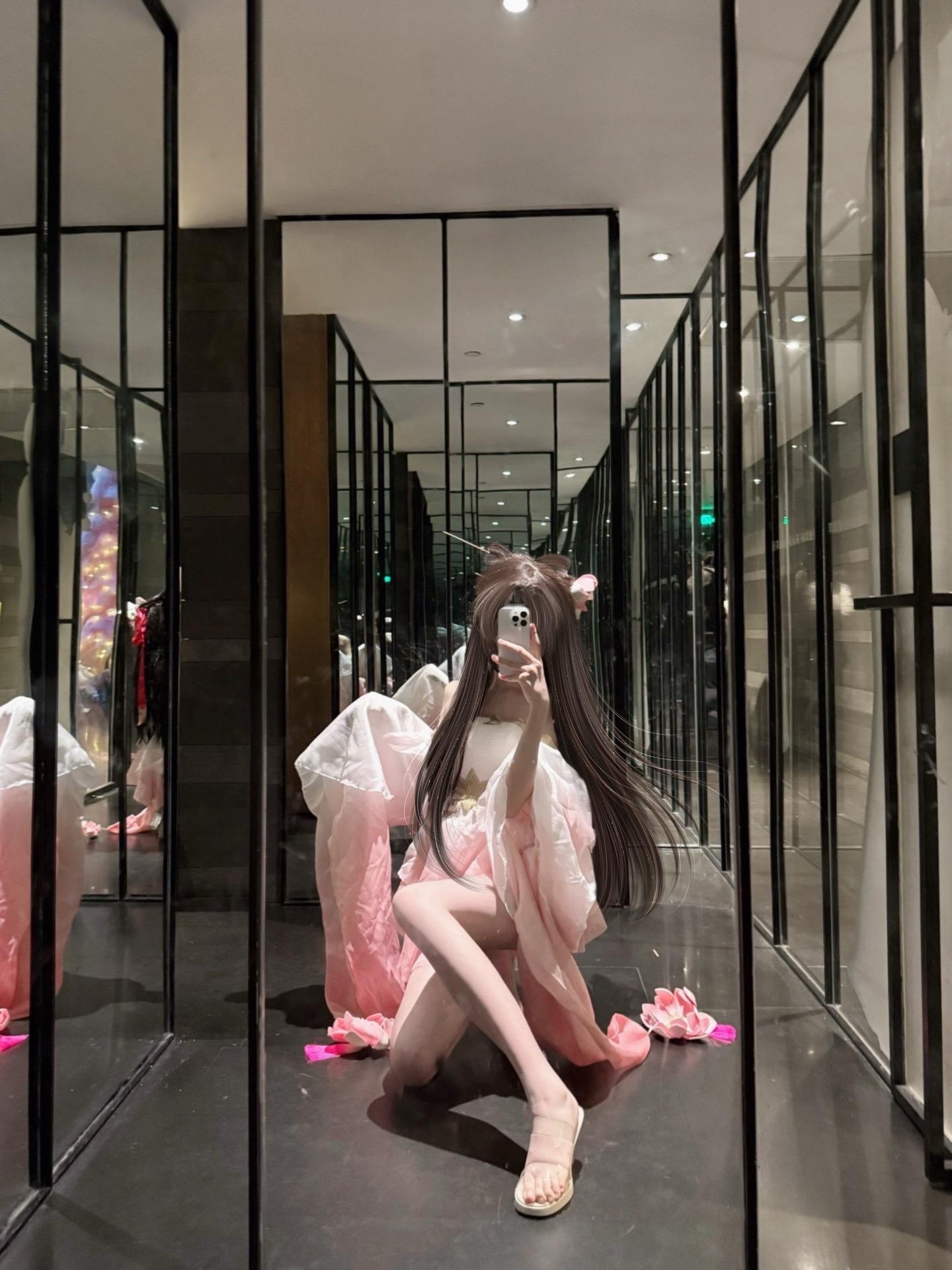 花有再开日，人无重逢时