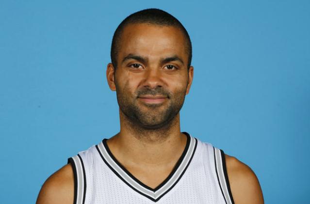帕克的小抛投有多厉害?托尼帕克的小抛投，堪称NBA历史上后卫位置上的“独门绝技”