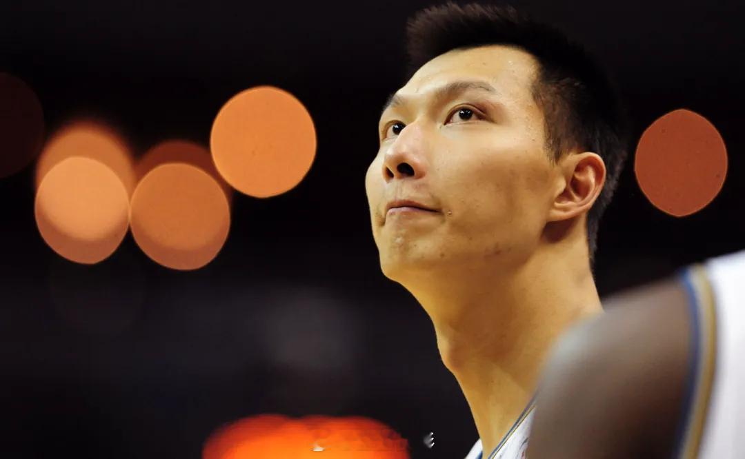 易建联被曝嫖娼！真的假的？#易建联疑似嫖娼被曝#就在今天，体育圈爆出了一个大瓜。