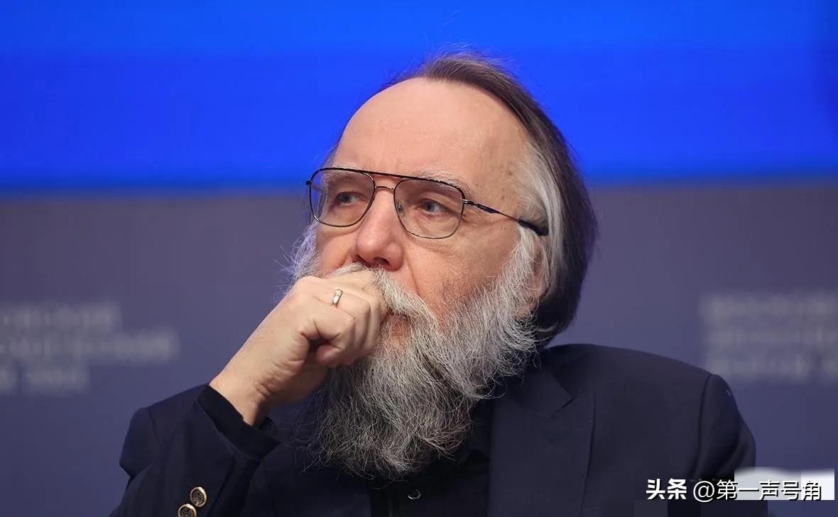 俄罗斯著名地缘政治学家杜金今天说：“我们的盟友正在一个接一个地被系统性地摧毁。如