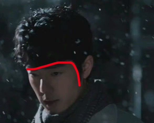 小城良方小城良方男主造型不好看，那个鬓角，还有这一体成型的弧线，发型师的审美有点