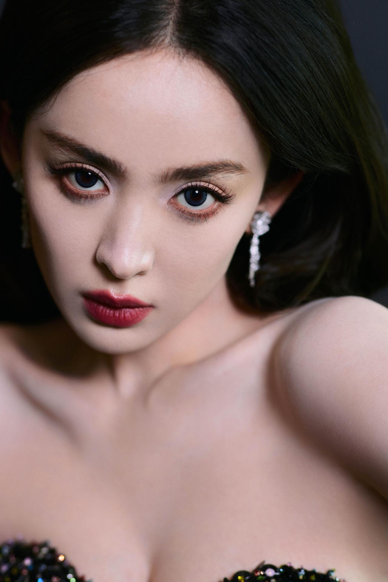 古力娜扎：暗夜玫瑰女王