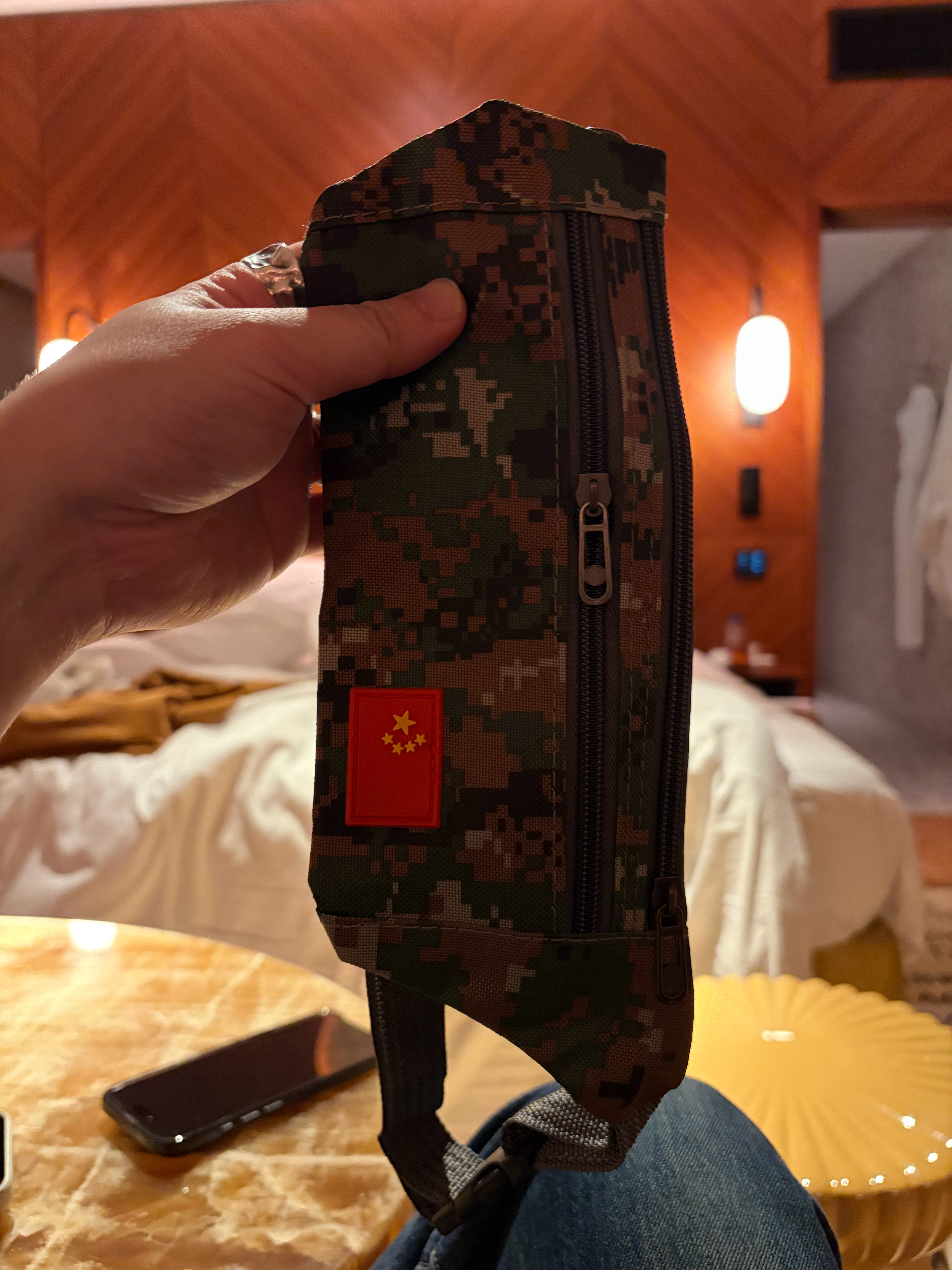 巴黎，袁老师：给你准备了防偷神器！ 