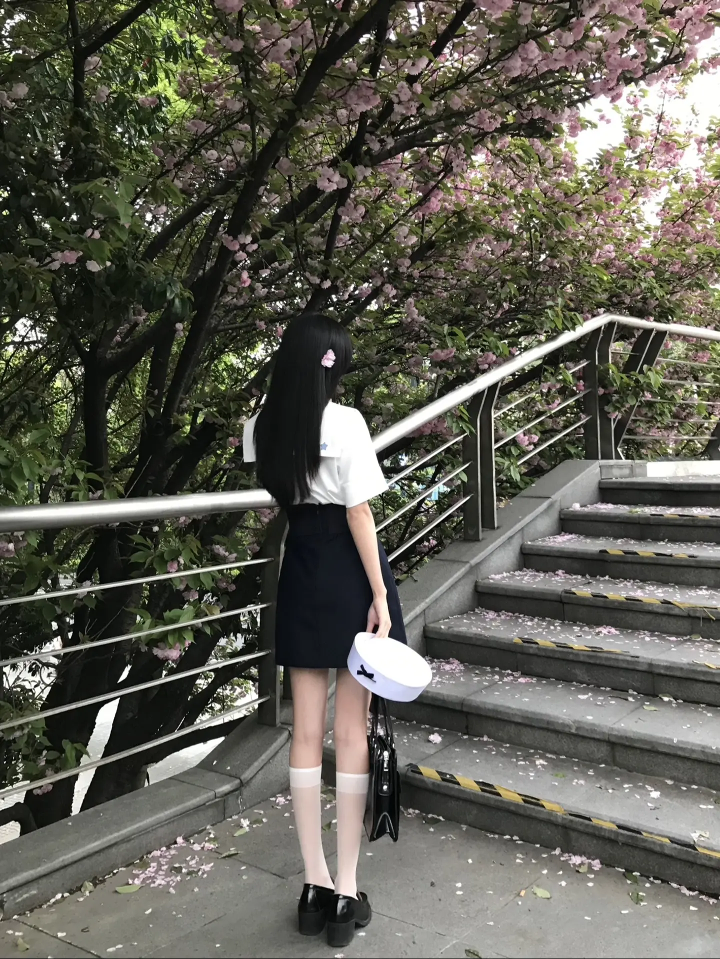 生命是一万次的春和景明