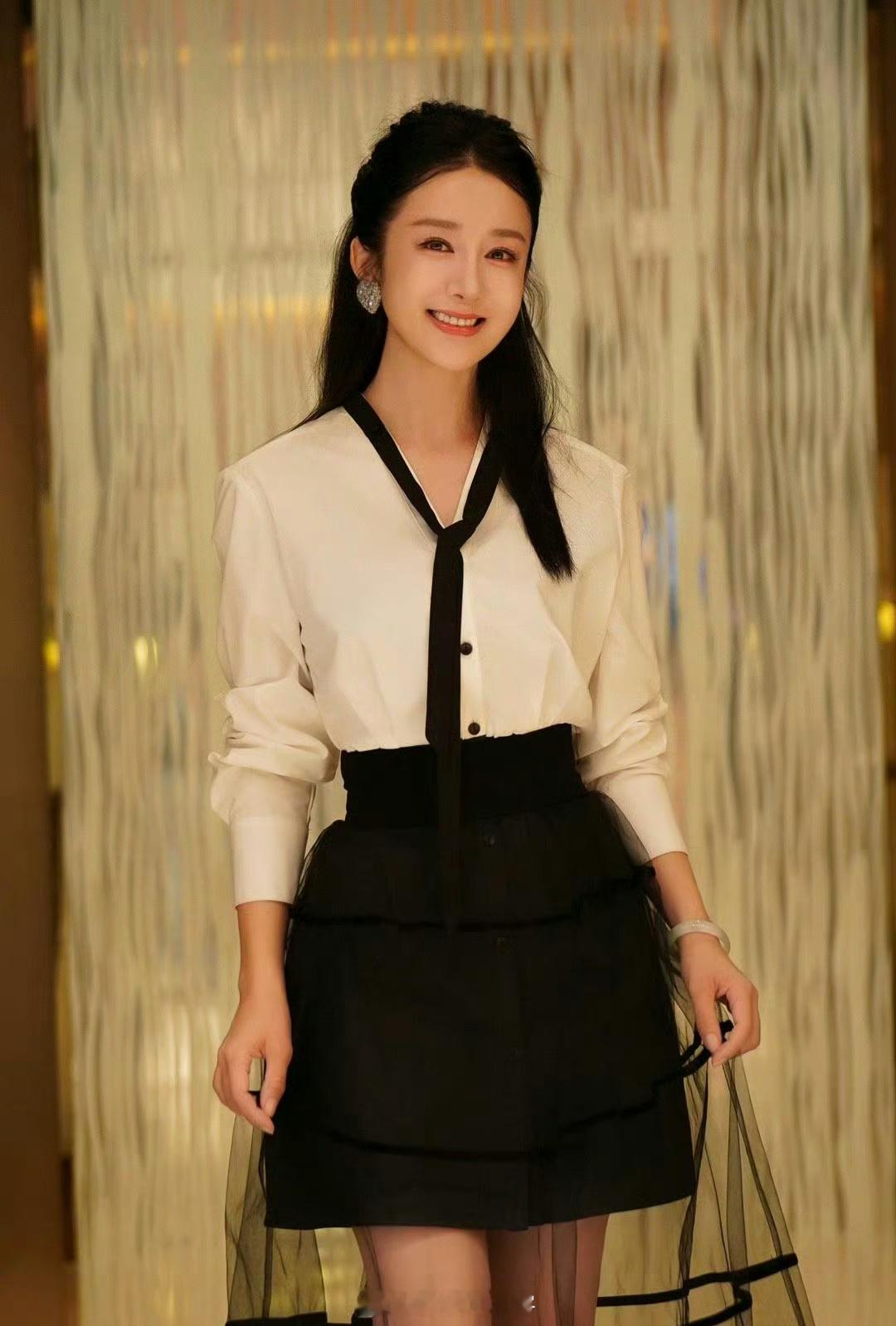 #李依晓官宣恋情#姐姐要幸福呀[哇] ​​​