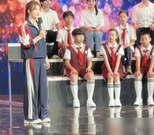 竞技体育最残忍的真相，被青岛中小学的开学第一课彻底扒光了。
主角是陈梦，没搞虚