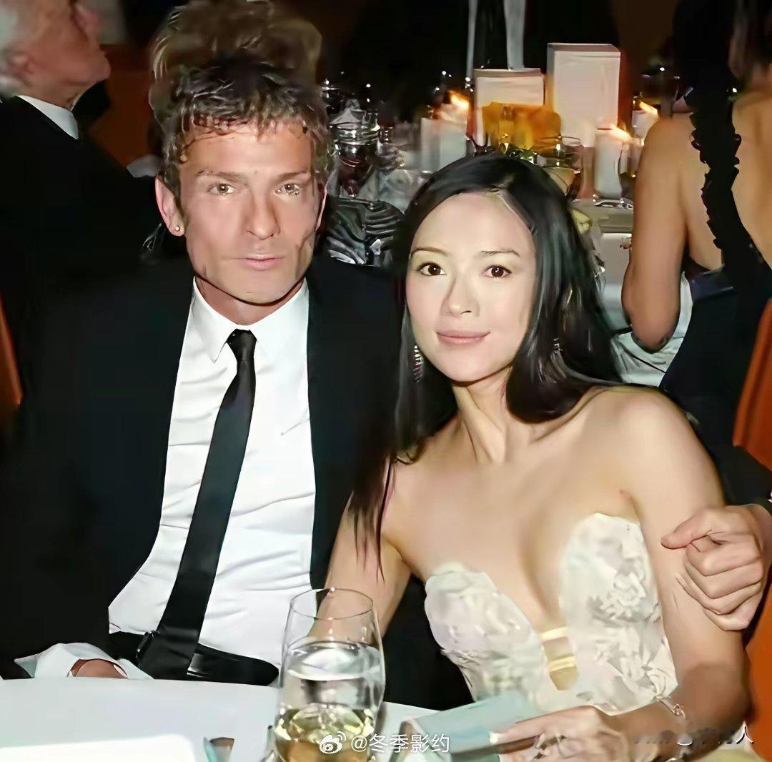 章子怡曾经与以色列富豪艾维-尼沃恋爱三年，2008年准备订婚。结果章子怡发现艾维