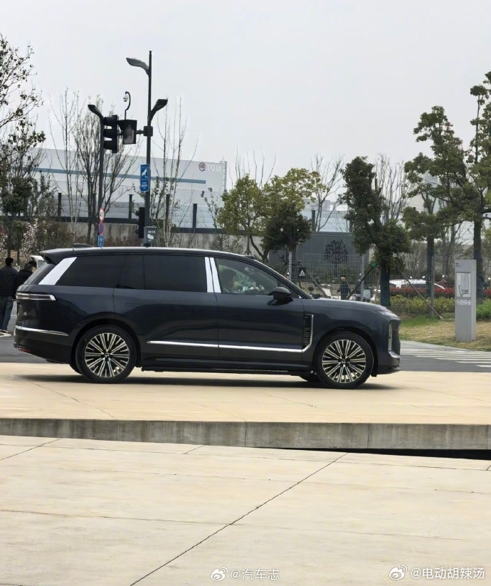 蔚来ES9 这车是真的长啊~ 