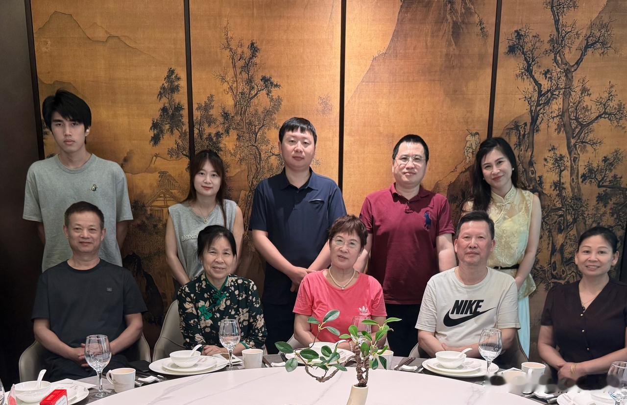百年一遇的吉日：长沙阿峻迎宾楼里的至亲欢聚，时光不负有心人！

今天是2026年