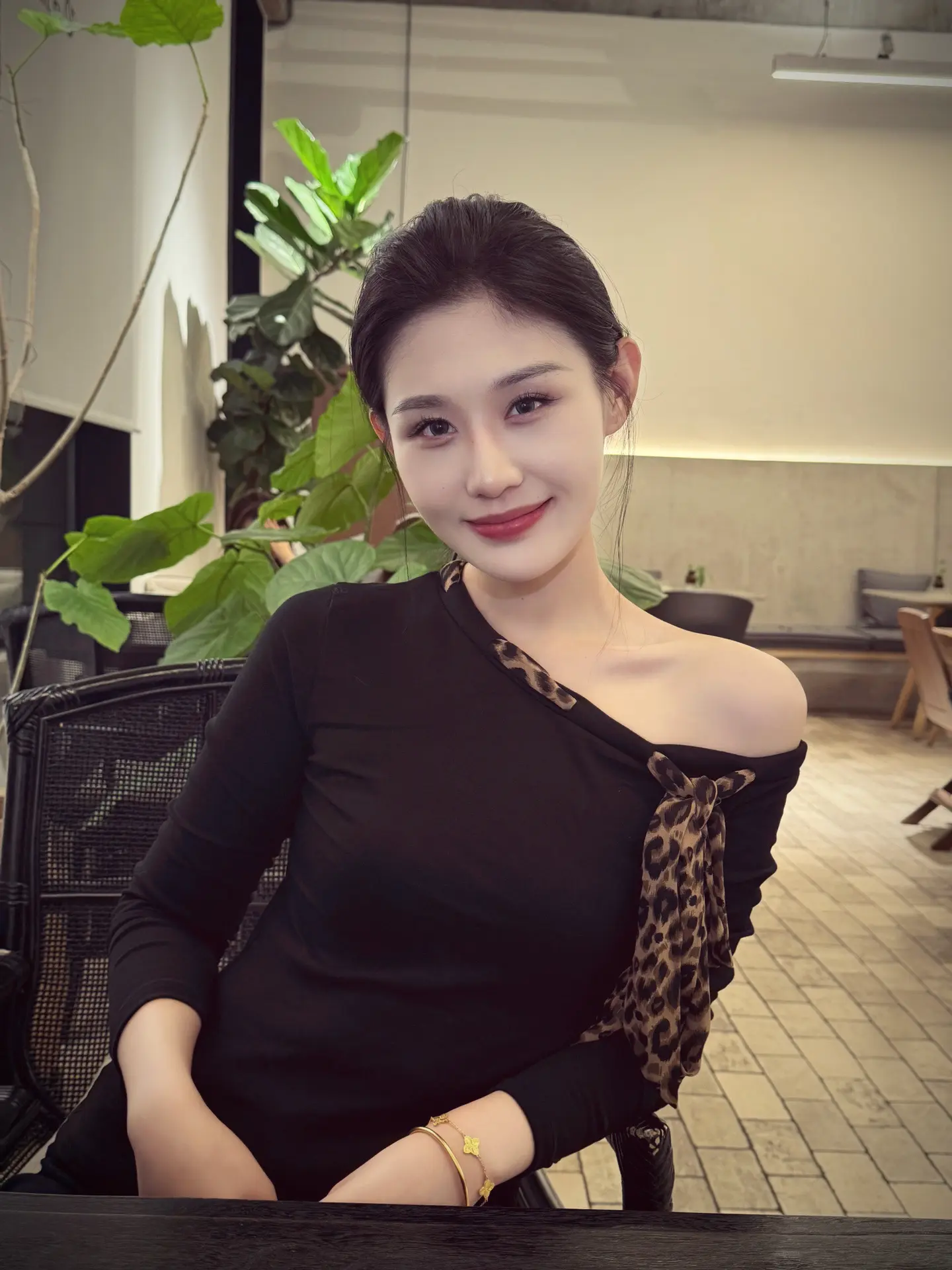 欲成大树 不与草争