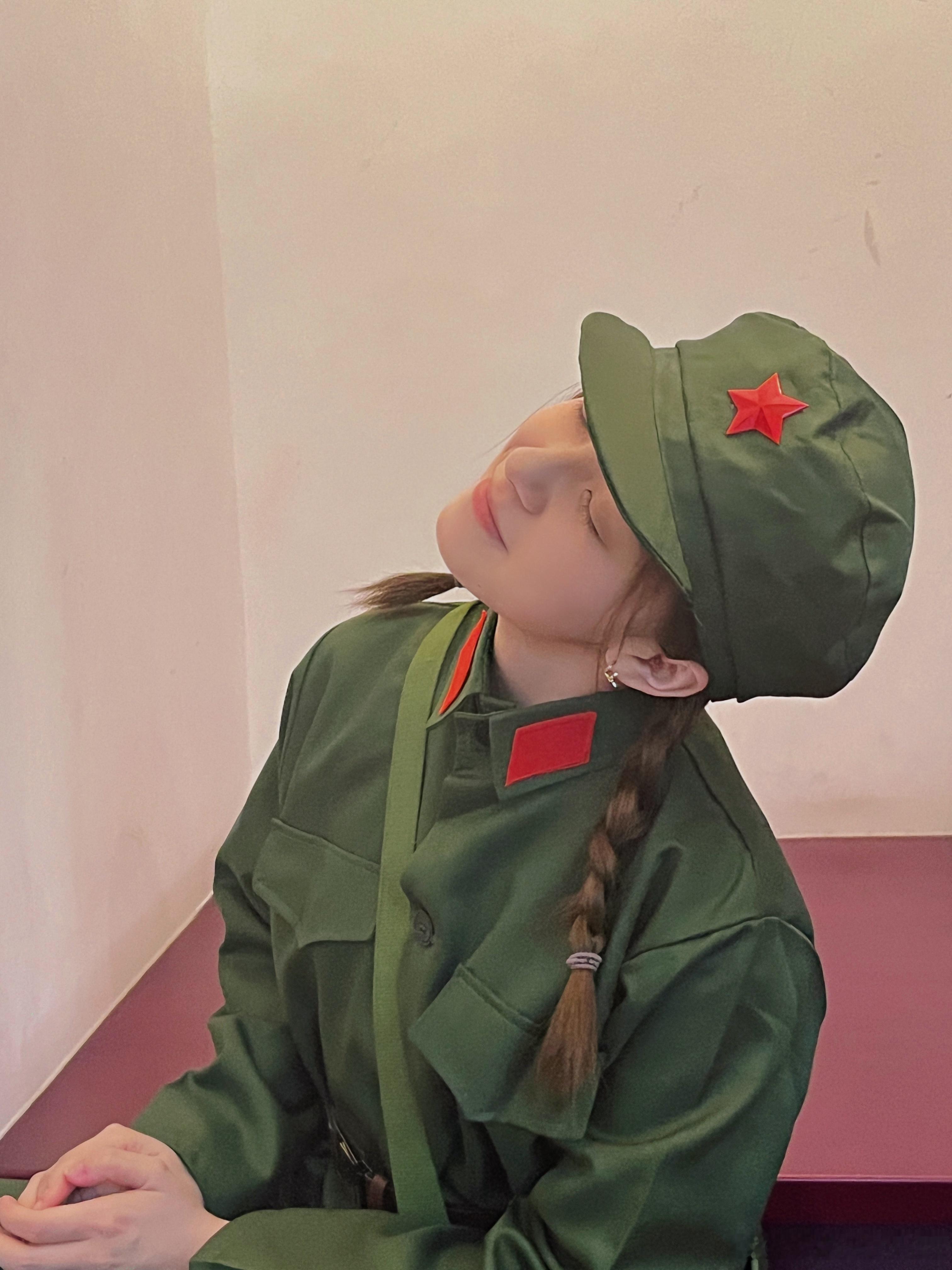 今天是：五四好青年!!!!!五一随手拍马卡珑五四青年节 ​​​