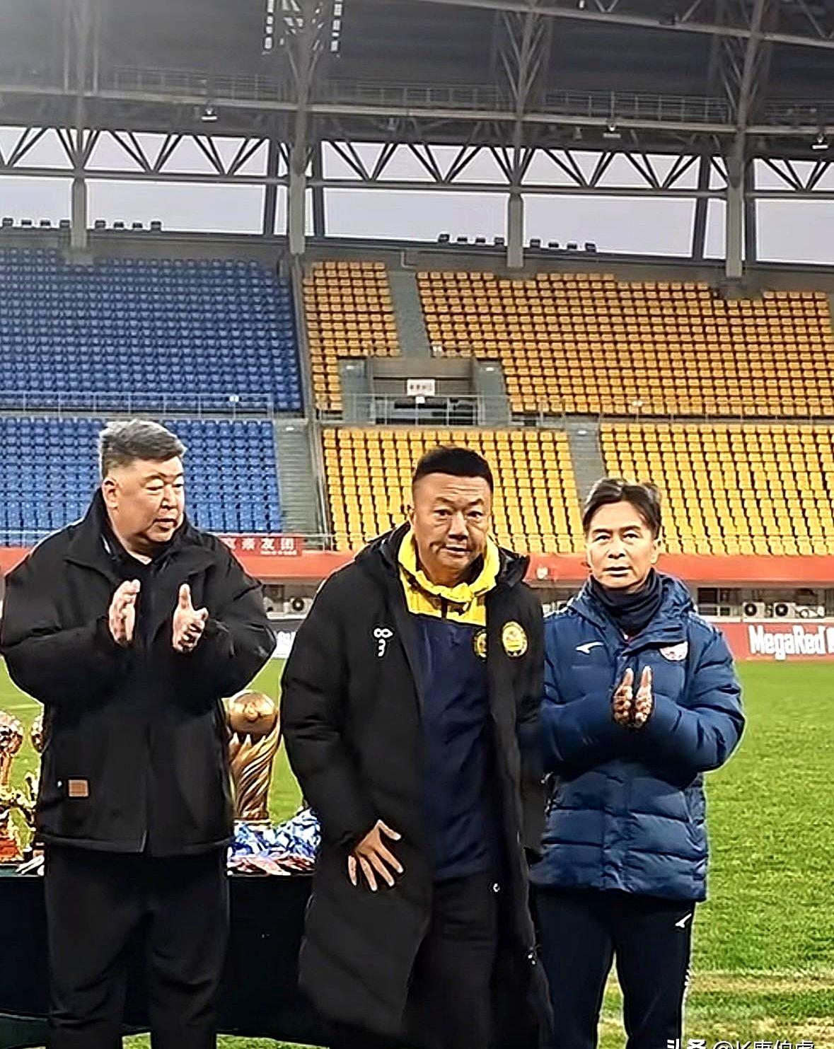 魏群和徐弘这对老铁，二十多年的疙瘩，居然解开了。

最近在成都办的2025“全兴