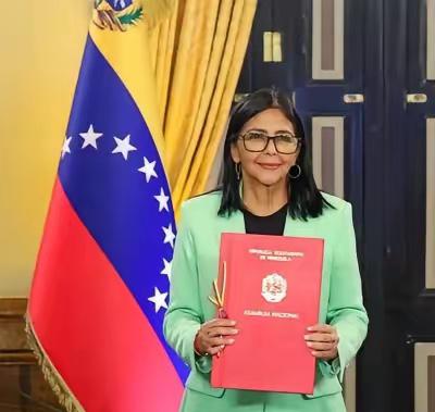 彻底撕破伪装了
5日，委内瑞拉新总统罗德里格斯在社交媒体上阿谀奉承地对特朗普表示