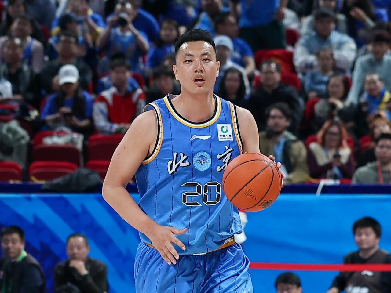 CBA最新消息：据北京男篮队长翟晓川谈到了球队主教练李楠指导时表示：“我觉得李楠