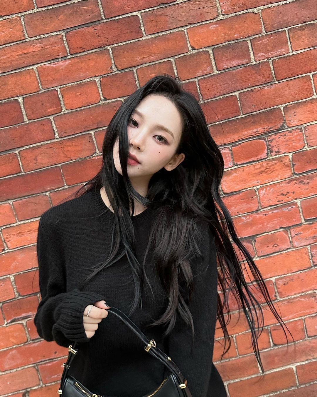 高中生刘知珉     爱豆KARINA 