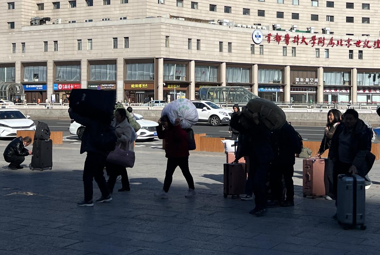 春节已过，京西站并没有出现返城打工潮。