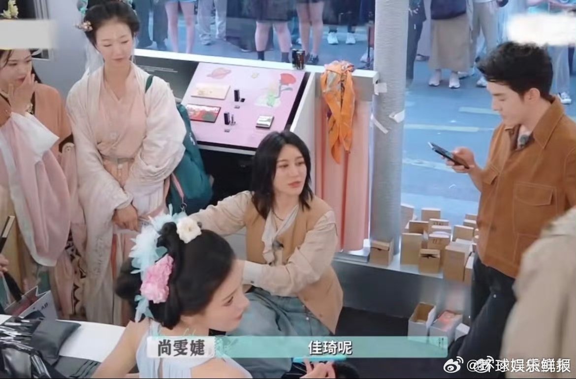 尚雯婕演我找手机 原来不止我一个人会犯“睁眼找手机”的错！尚雯婕这段太有共鸣了！
