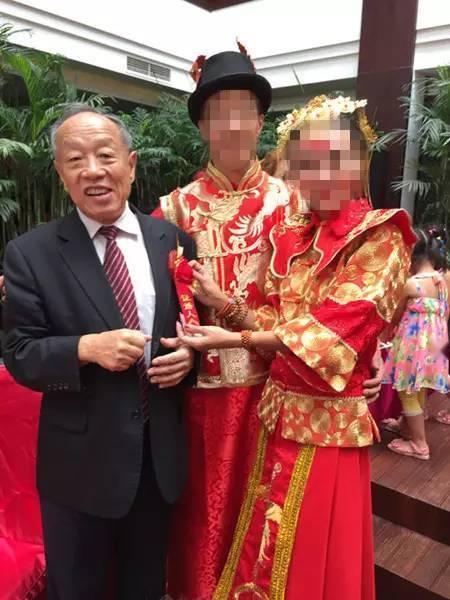 “我就算在美国饿死，我也不可能回国！”前央视著名主持人爱上富豪后远赴美国，婚后被