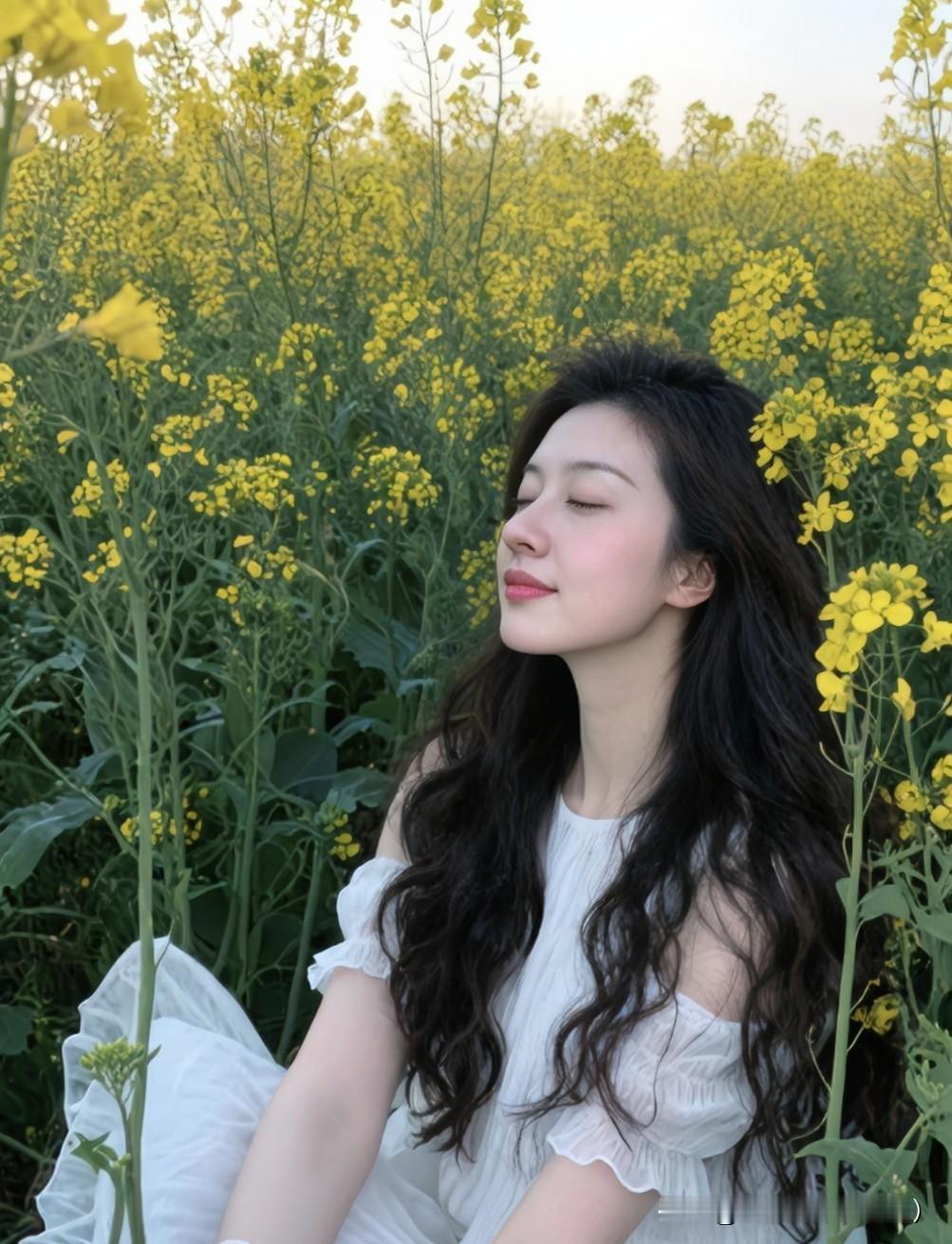 有位朋友问：
何为输赢，何为成功，
人这一辈子不知道到底追求什么。其实人嘛！
别