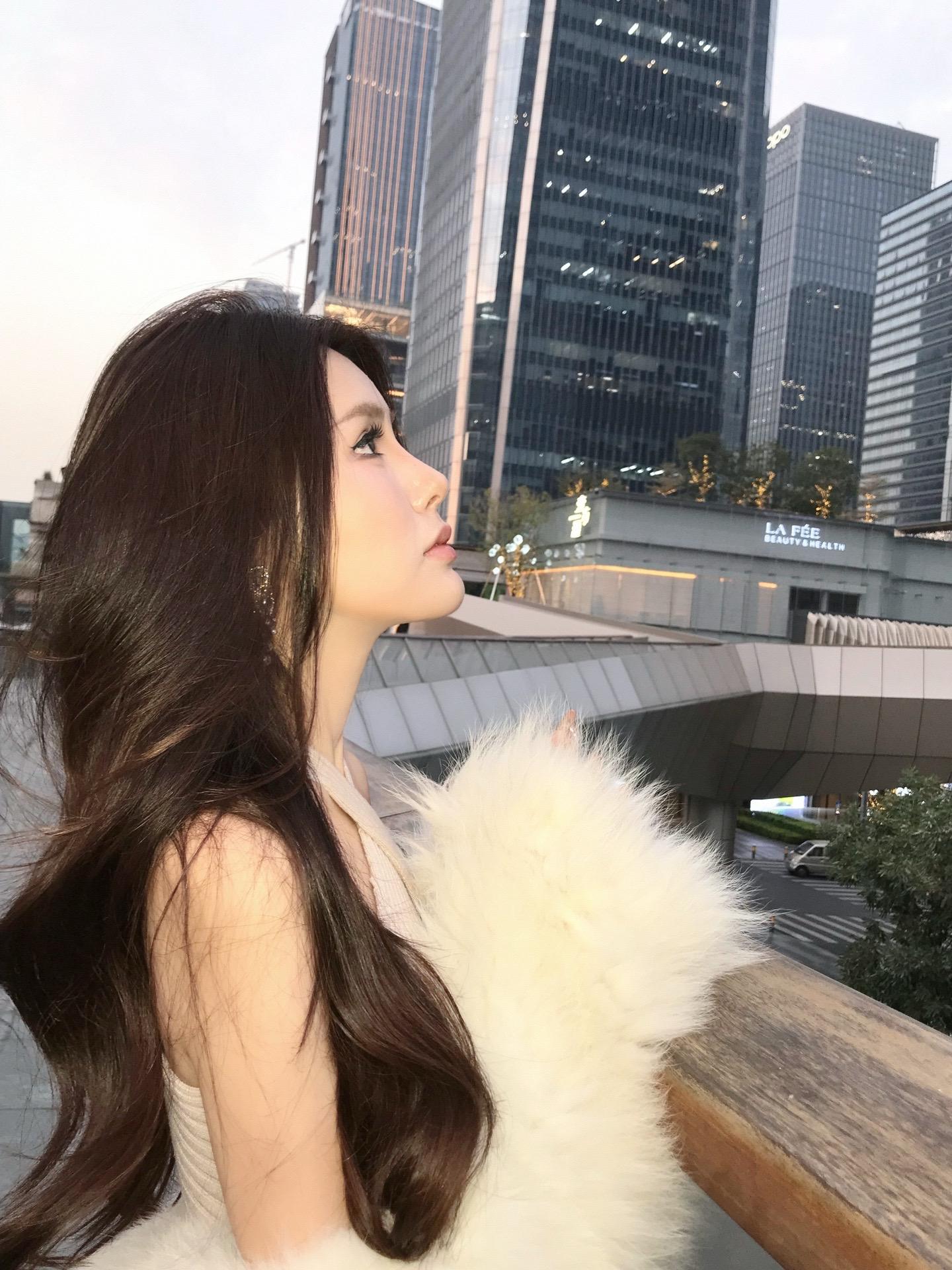 我决定做一个照照镜子就会很开心的人