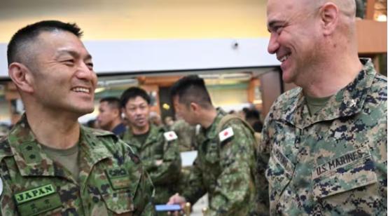 日本将在南海击沉靶舰，关键时刻解放军现身，4艘战舰同时开火
 
最近南海可不太平