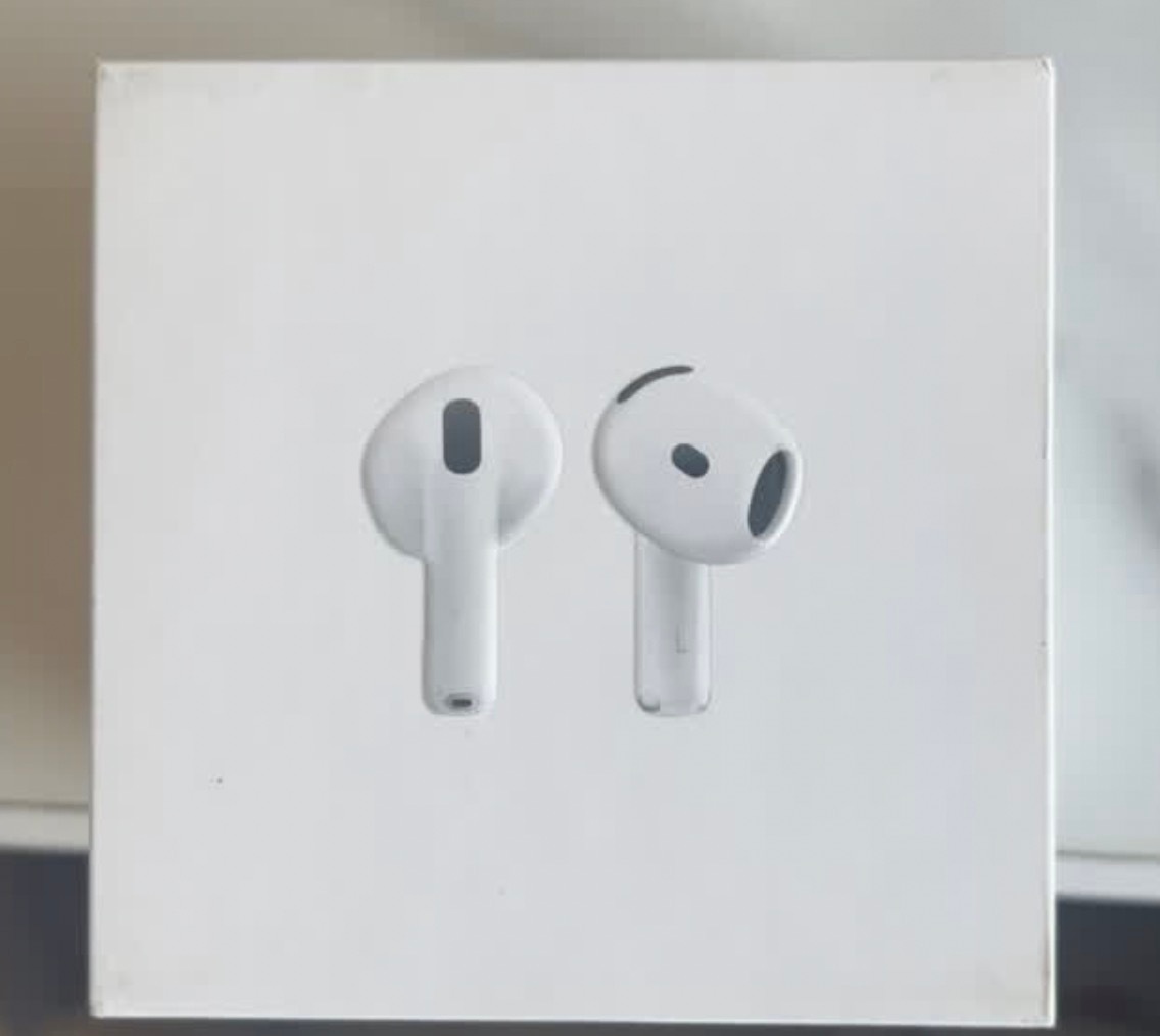 翻到一个未开封的苹果airpods4电商平台卖938，点赞过938给大家抽一个。