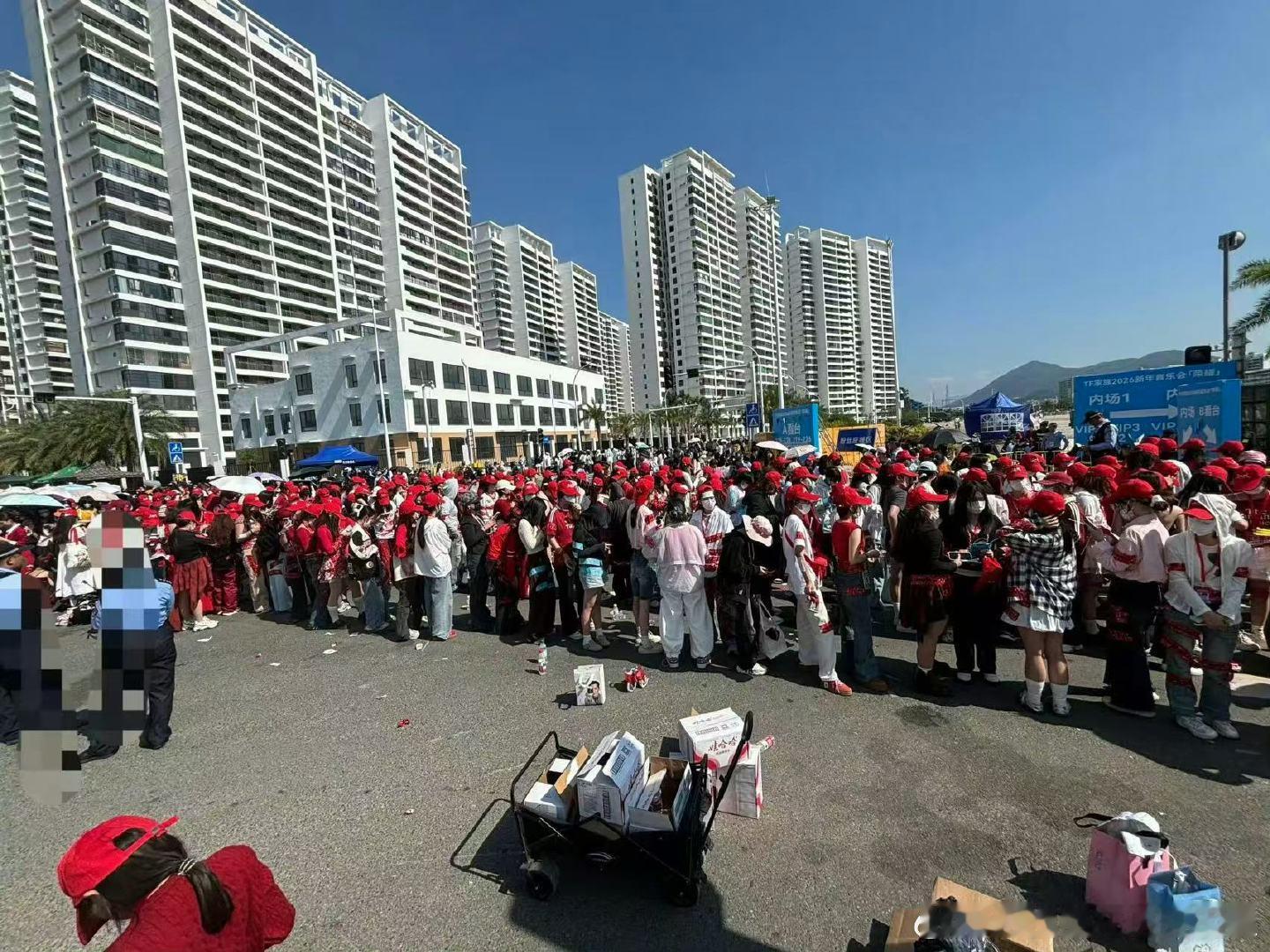 苏新皓新音第二天线下人气 苏新皓这人气真的太牛了！！！红的很安心～ 