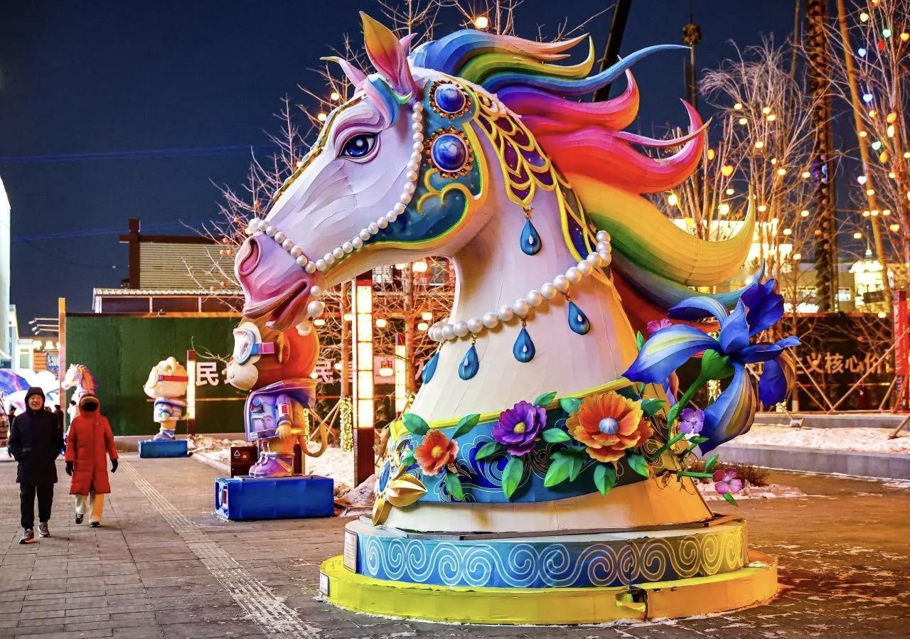 【生命，因奋斗而精彩；人生，因追求而丰满；生活，因幸福而美满；心情，因愉悦而舒畅