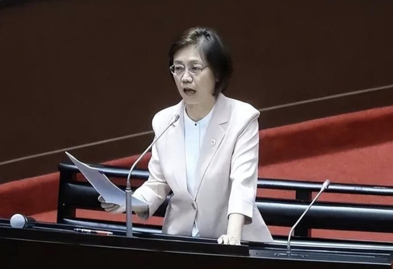 文化预算被砍10亿，李远喊"灭族"！翁晓玲反呛：还有280亿，干不了就辞职

日