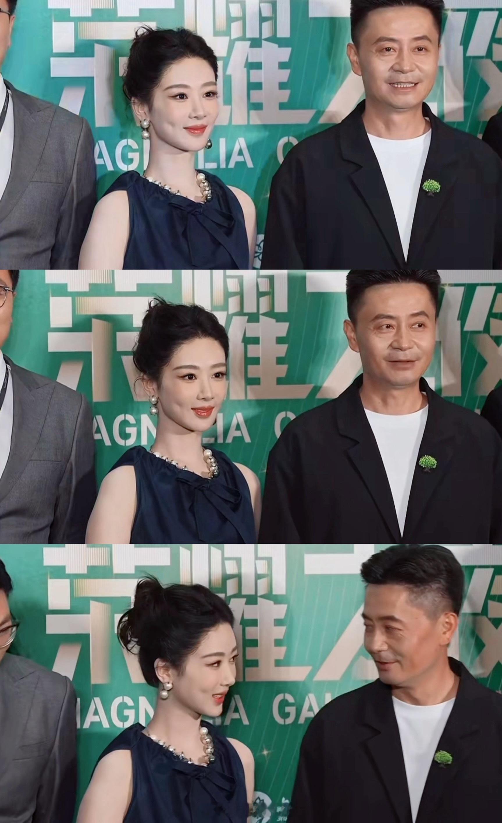 胡歌杨紫同框直播无美颜无滤镜，杨紫太漂亮了！杨紫大花青衣气质 意气风发，浑身散发