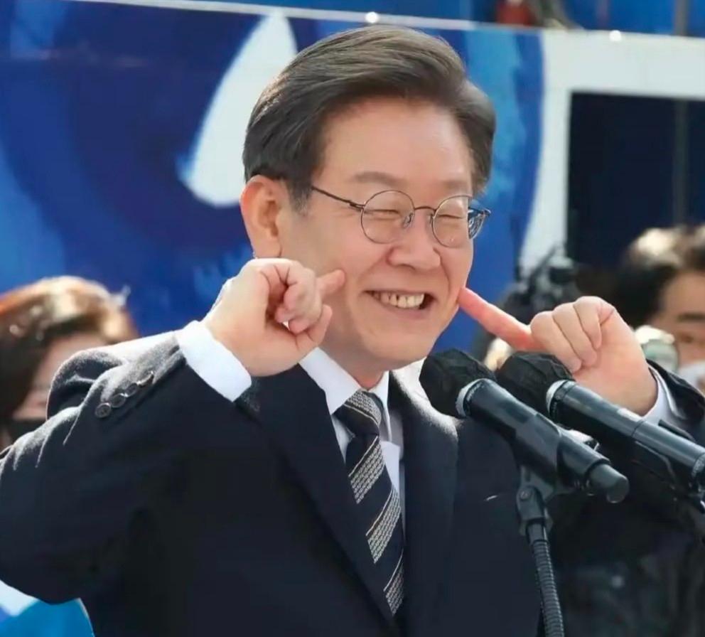 .韩国前段时间闹出的政坛大事，6月3号当地完成第九届地方选举，最终结果出炉直接震