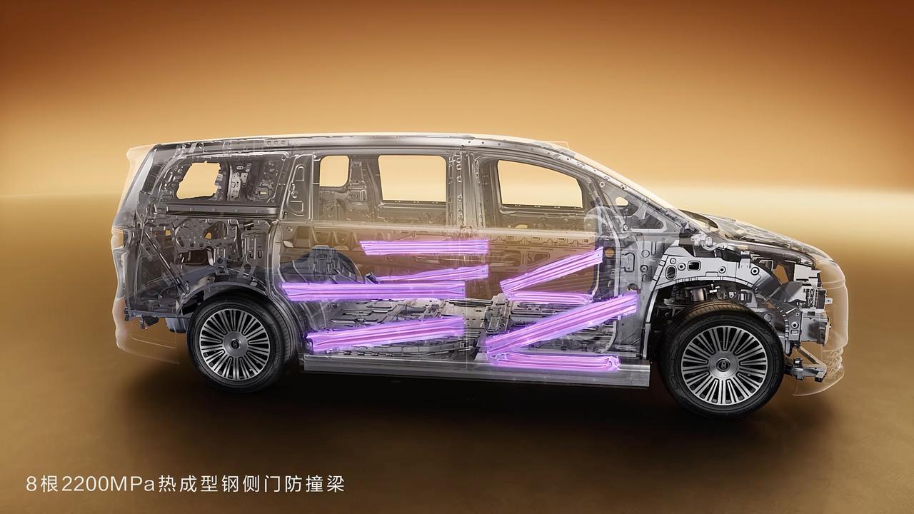 谁说MPV的第三排只配当“碰撞缓冲区”？智界V9直接掀了这张旧桌！鸿蒙智行发布智