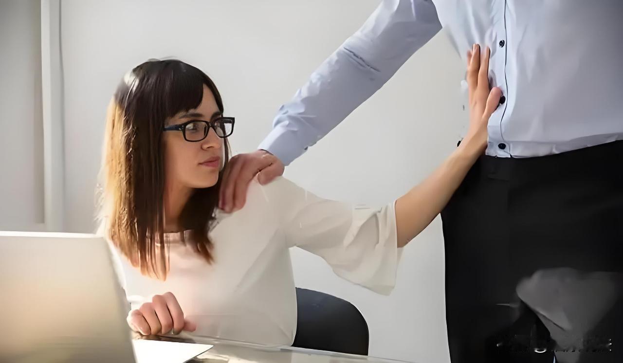 “后面产业做大了，你必须是我的女人！”河南许昌一55岁老板对一女员工用“霸总式”