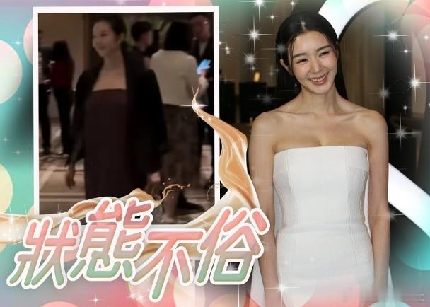 「十優港姐」麥明詩上3月誕B升呢人母，早前已坐完月出關，她日前與老公盛勁為出席前