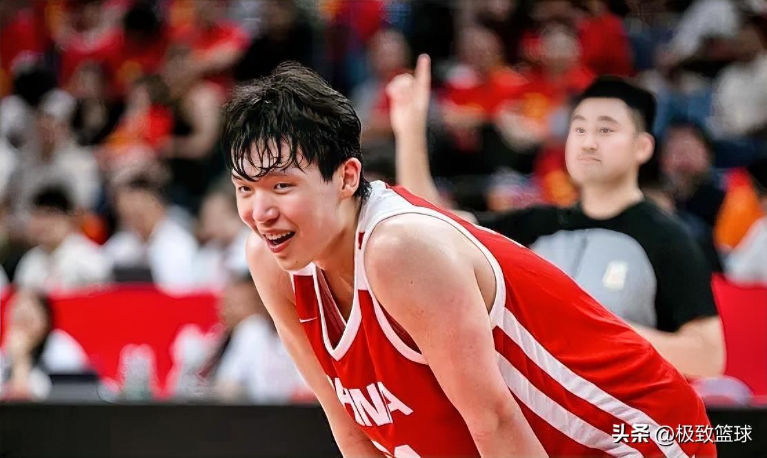 青岛记者一针见血！郭士强用杨瀚森太死板，全是内线硬凿！

65-60，中国男篮在