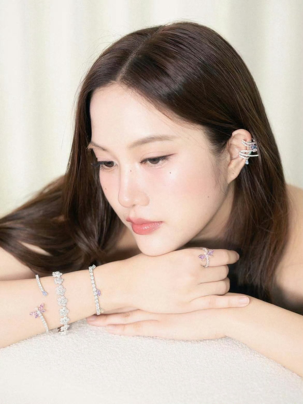 Freen × Swarovski 🦢闪耀光芒的珠宝女郎✨ 