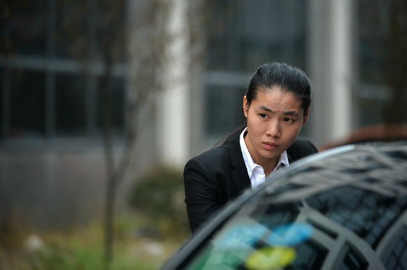 谁说性格内向就干不好销售？其实内向人做销售也有独特优势。
内向的人善于倾听，能让