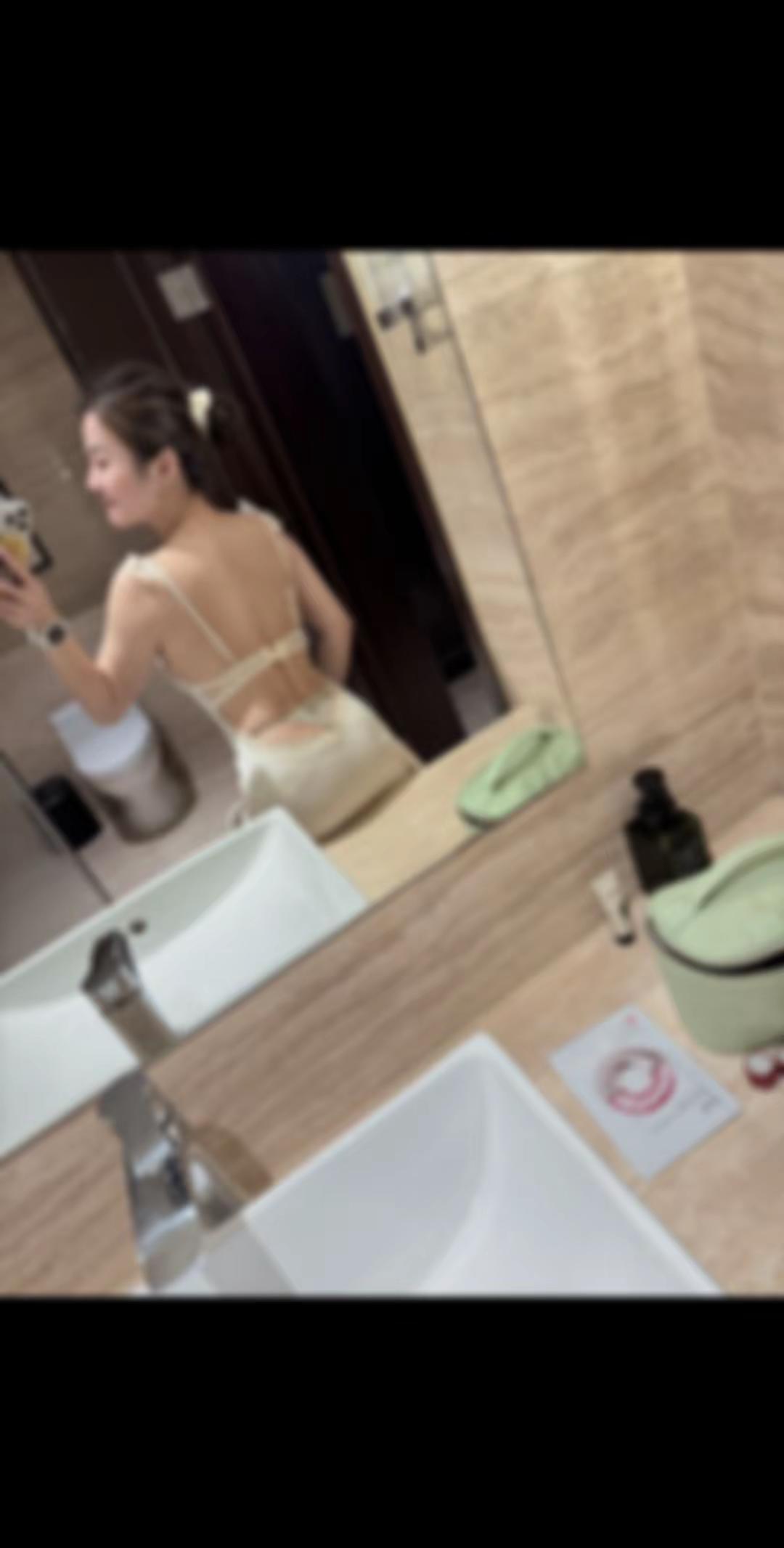 我想在你身上钻木取火，点燃此生。我就要随心所浴 瘦下来穿吊带