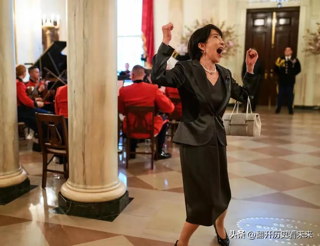 这是白宫方面自己发布的高日早苗 访美的几张图片[捂脸][捂脸]

我个人觉得这个