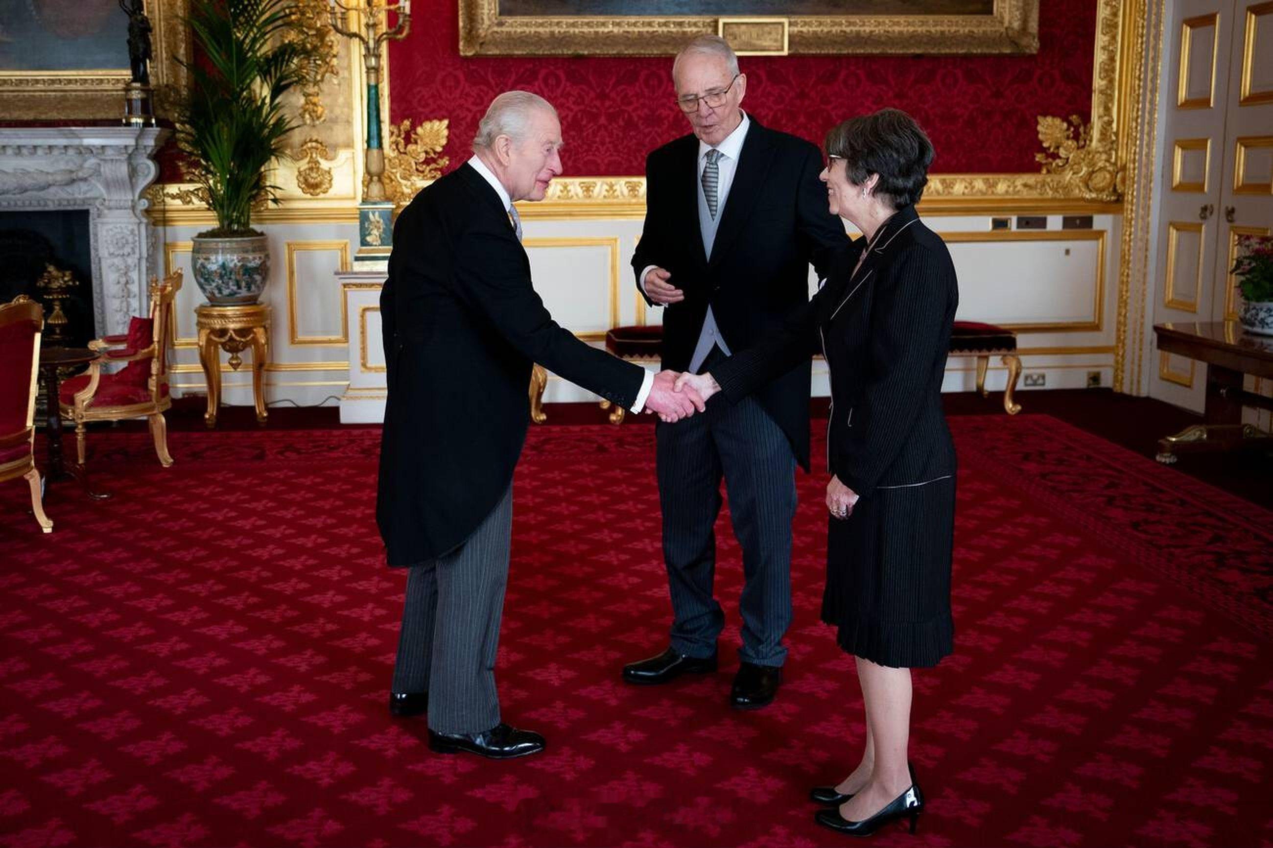 英国王室  今天查尔斯三世在伦敦圣詹姆斯宫分别接见加拿大高级专员🇨🇦Will