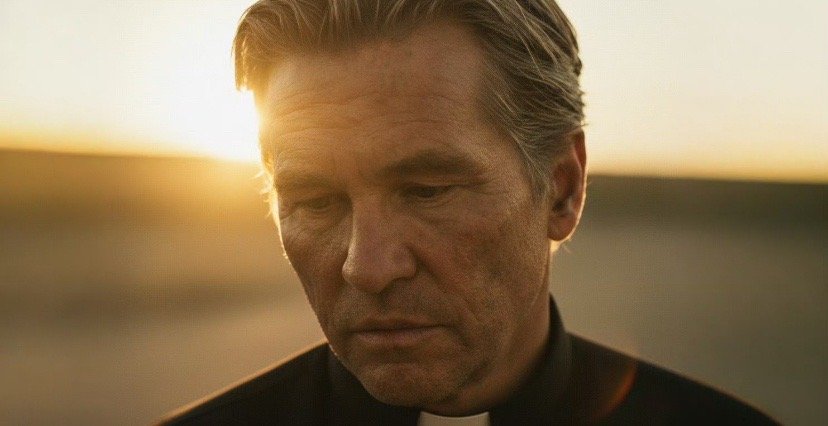 去年4月离世的演员方·基默，将以AI形象在《深如坟墓》里和观众重逢。2020年他