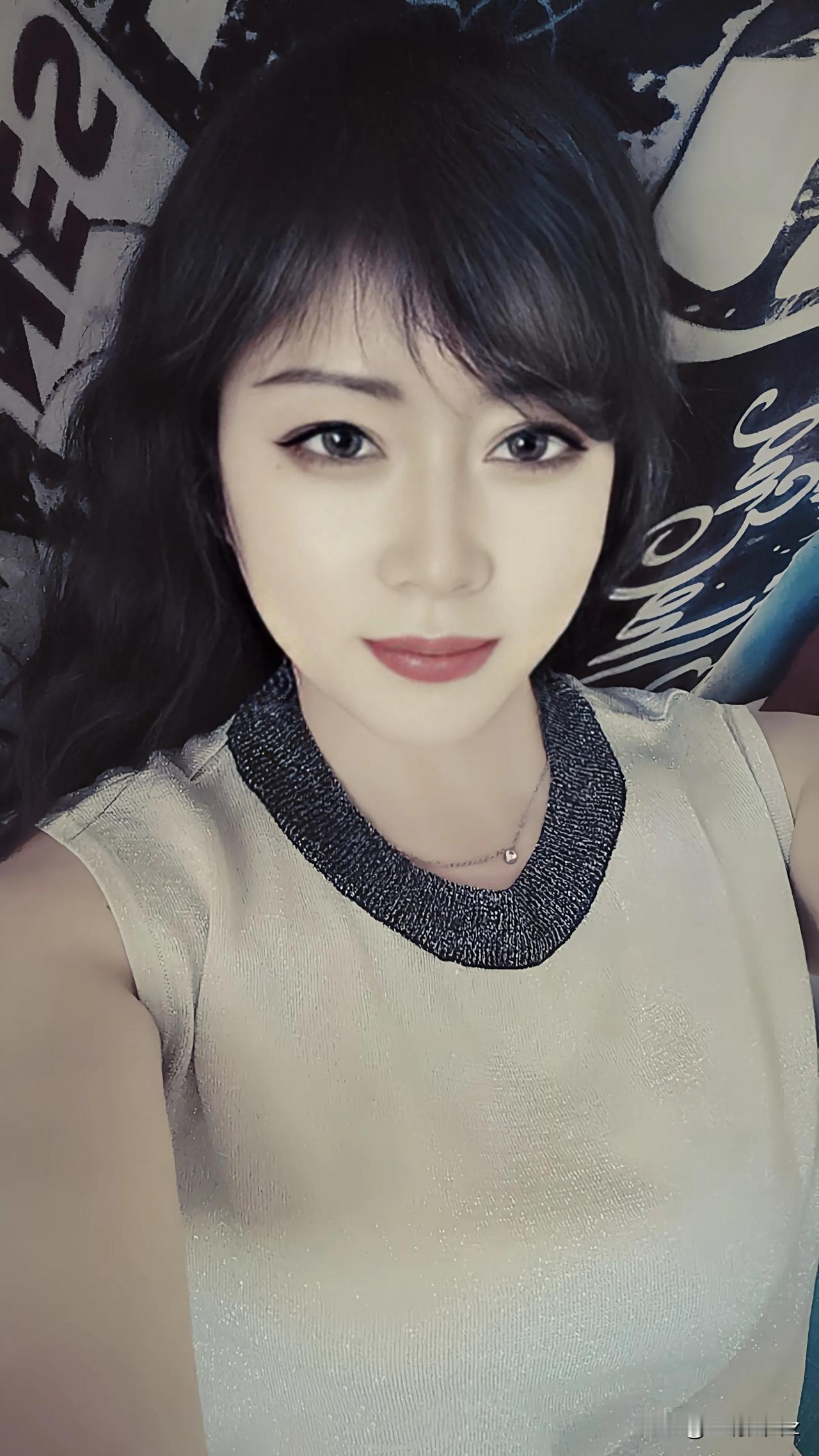 人心不可直视，往事不可深究。

——默离 ​有心者请勿执念 世故不过如此