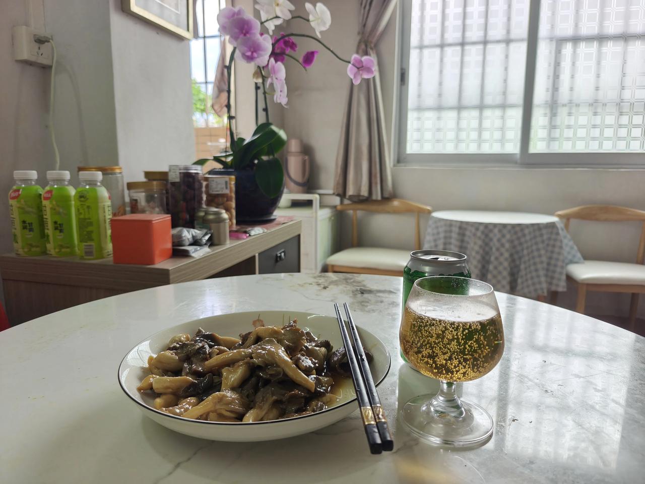晒晒你家的家常餐我一个靠在佛山农村租房住的穷老头谈不上什么家常餐，晒出来都觉得很
