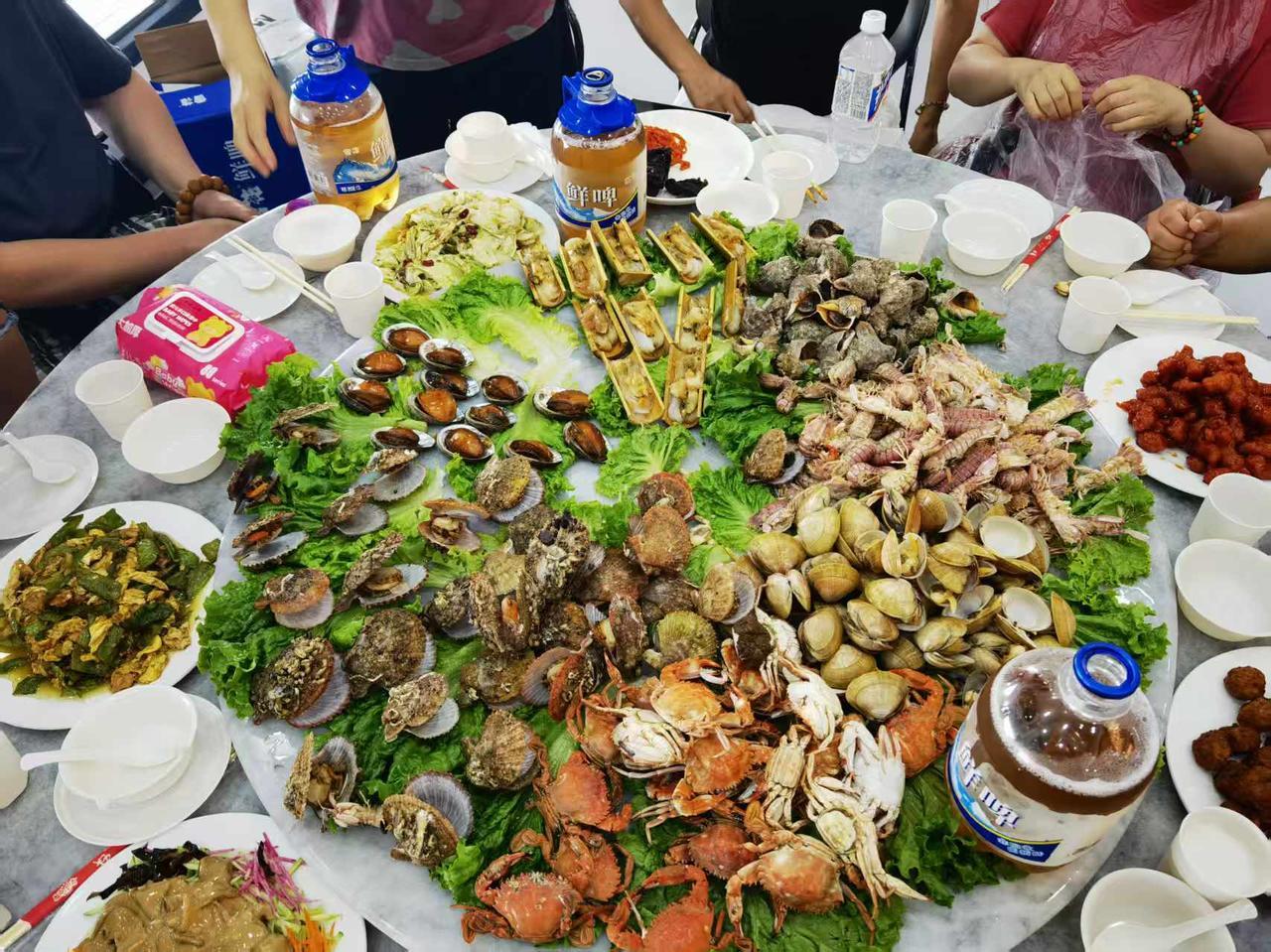 老人总说自己有饭局
是否患上精神疾病呢？

邻居家的老大姐，从股级干部岗位退休1
