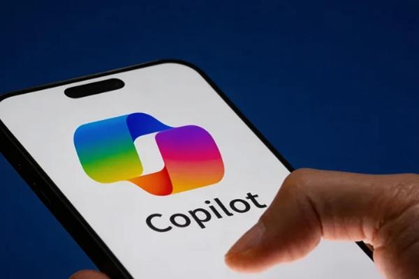 微软CEO纳德拉：企业不能依赖单一AI模型，否则可能无法生存
 微软CEO萨蒂亚