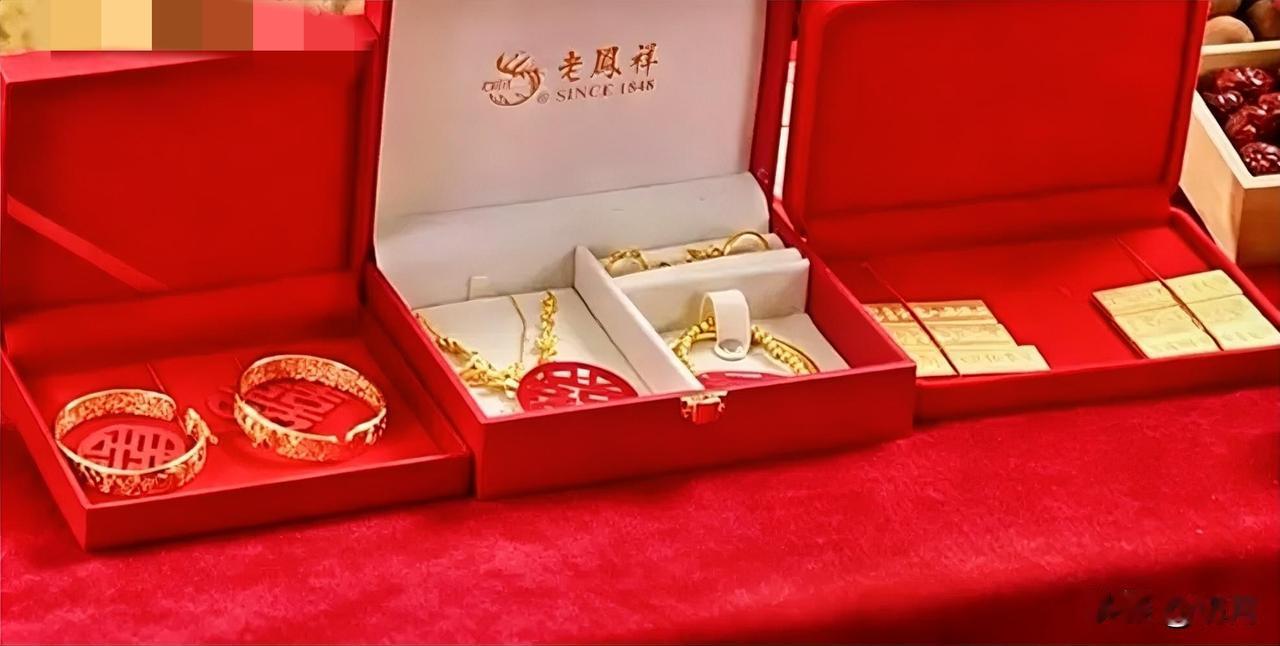 大家发现没?

现在结婚似乎出现了一个两极分化！

近期刷到朋友圈有几对新人，彩