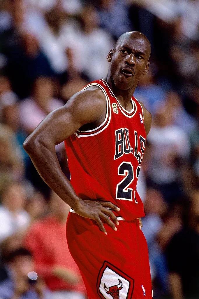 盘点五位最励志的NBA球星:

第一个肯定是乔帮主——乔丹，
第二个是黑曼巴——