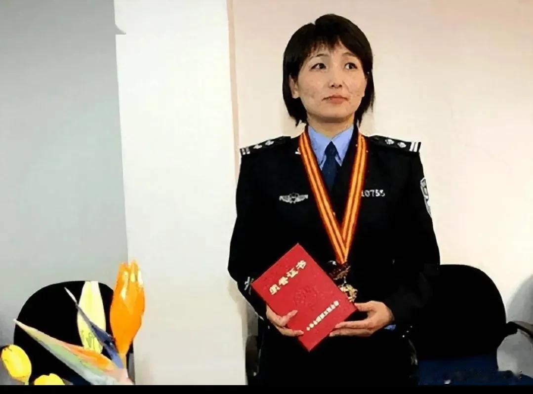 聂海芬有人说她是中国的福尔摩斯，有着女神探之称。
她侦破过很多大案要案，就破案方