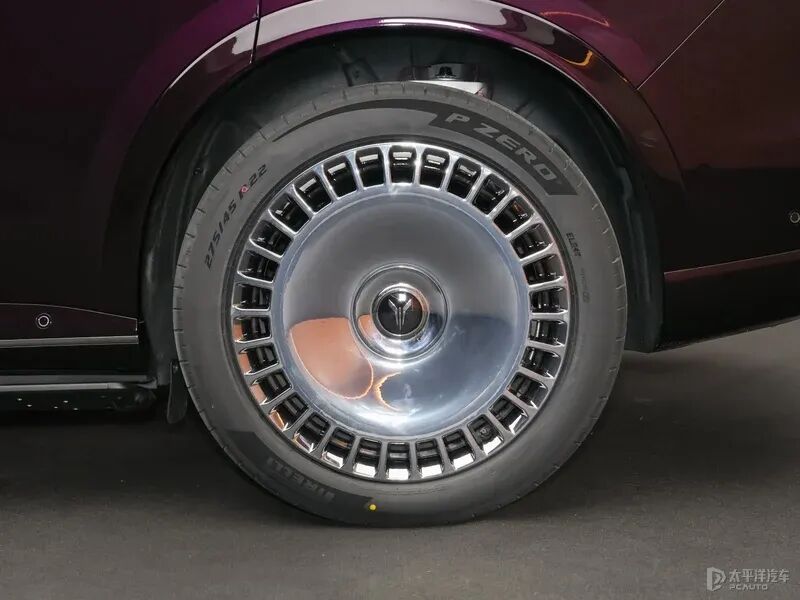 岚图泰山上市，售37.99万起！三腔空悬+华为智驾天花板，这配置太硬核！