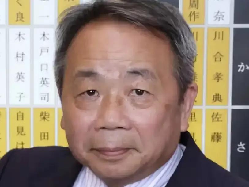 汉奸石平这嘴脸，也太恶心了吧！

一个北大哲学系毕业的高材生，竟把“拜鬼”过成了